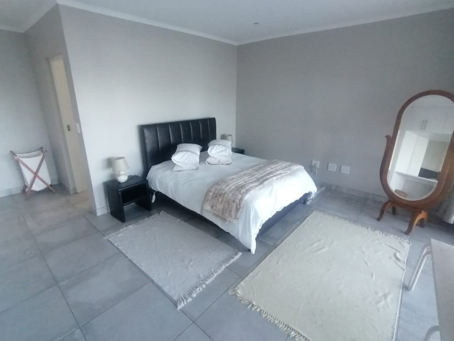 To Let 4 Bedroom Property for Rent in Myburgh Park Western Cape